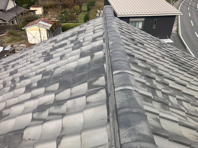 棟のゆがみを確認